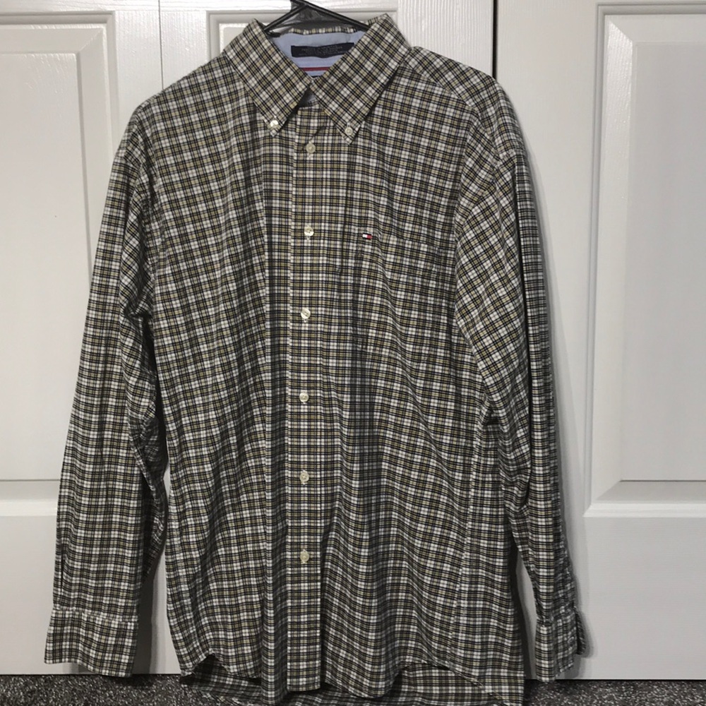 Tommy Hilfiger Men’s Button Down Shirt Size Large